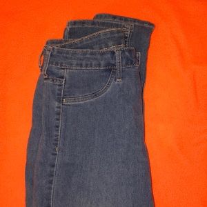 Light wash skinny jeans